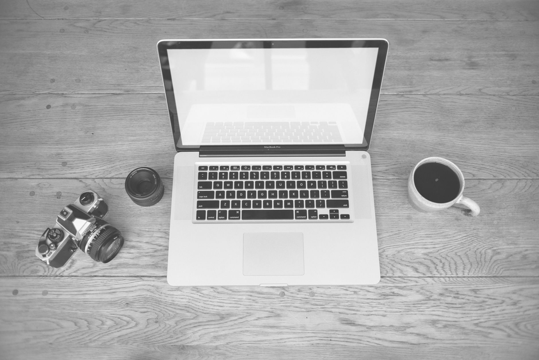 How to Take a Screenshot on a Mac (4 Easy Ways)