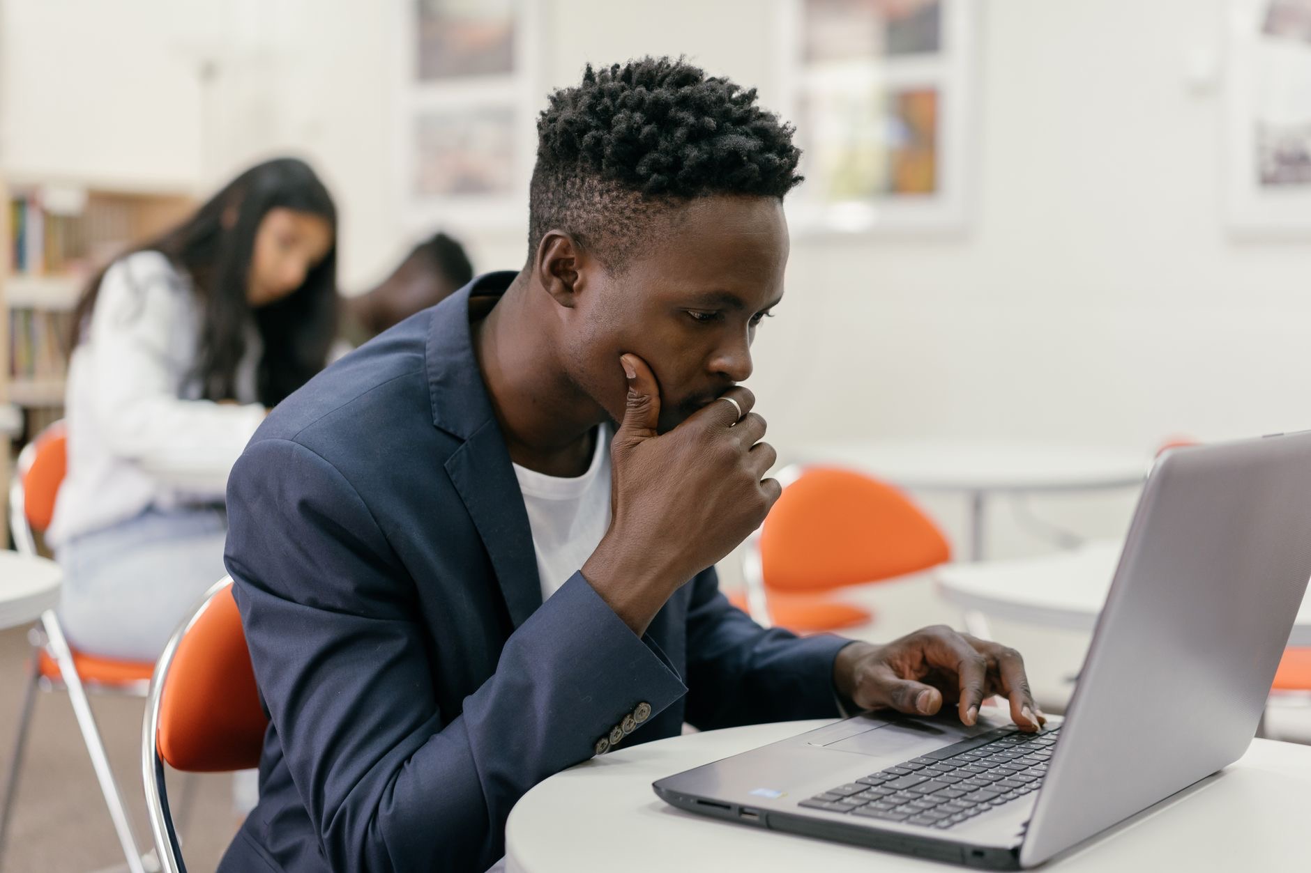 iPad or MacBook for College: Which Should You Buy?