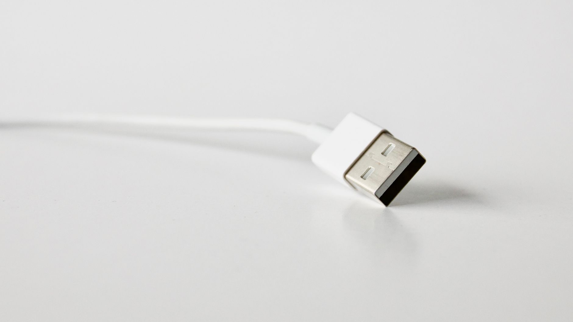 iPad Won’t Charge? 7 Fixes to Try First