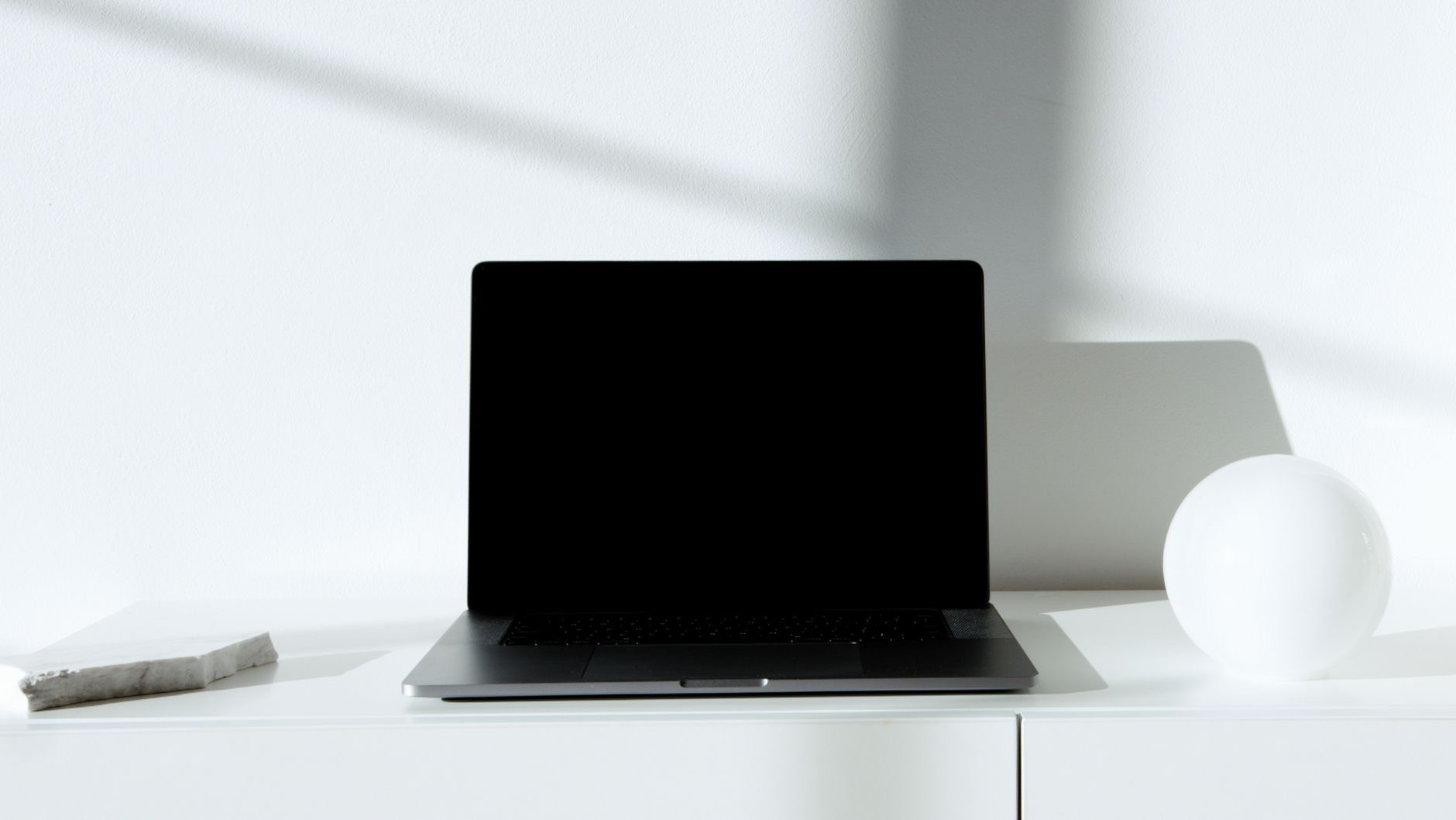 The Best Minimalist Apple Setup: Less Stuff, More Calm