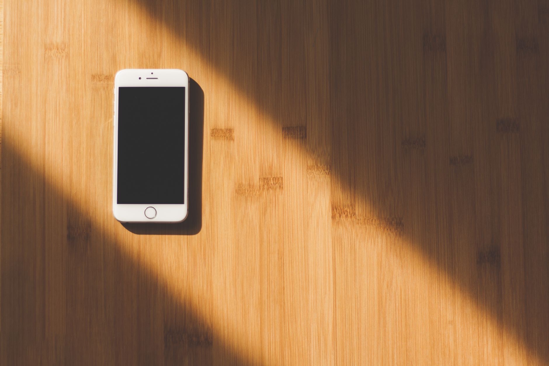 iPhone on a warm surface in sunlight