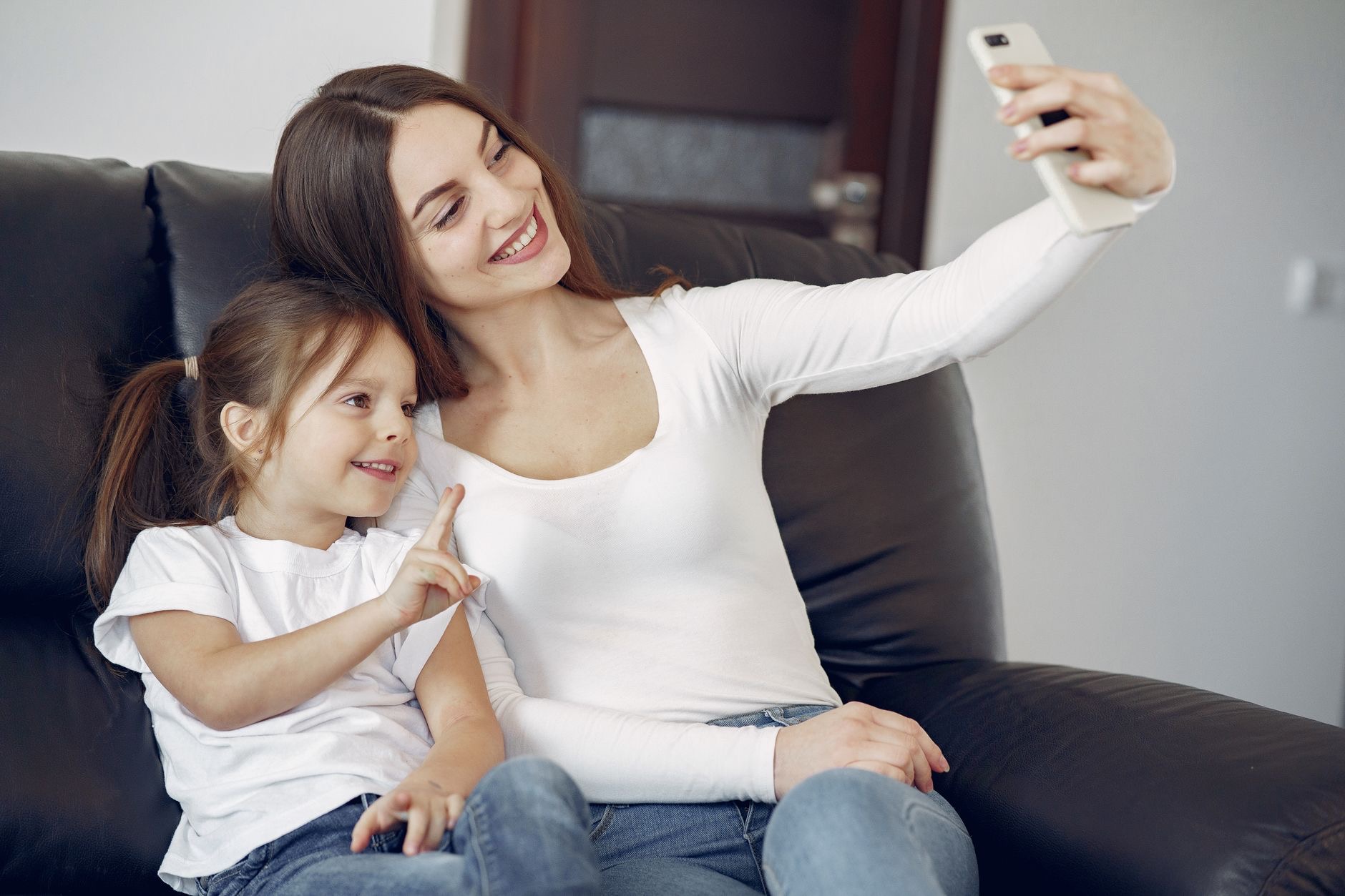 How to Block Websites on an iPhone (Yours or Your Kid’s)