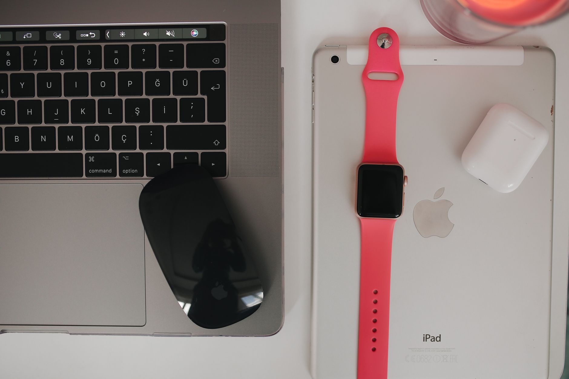 How to Charge All Your Apple Devices Without the Cable Chaos