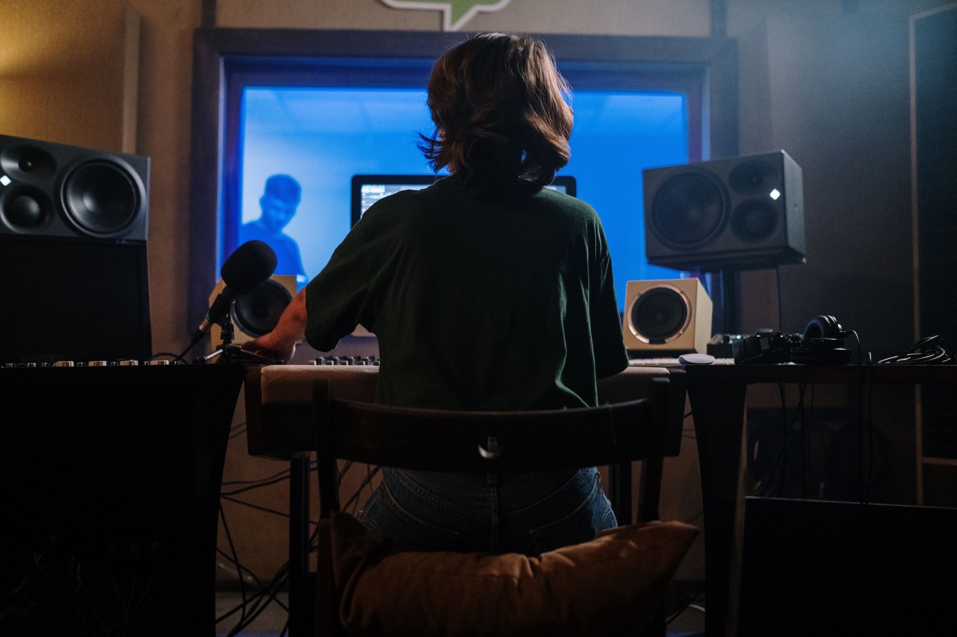 Recording audio in a quiet room