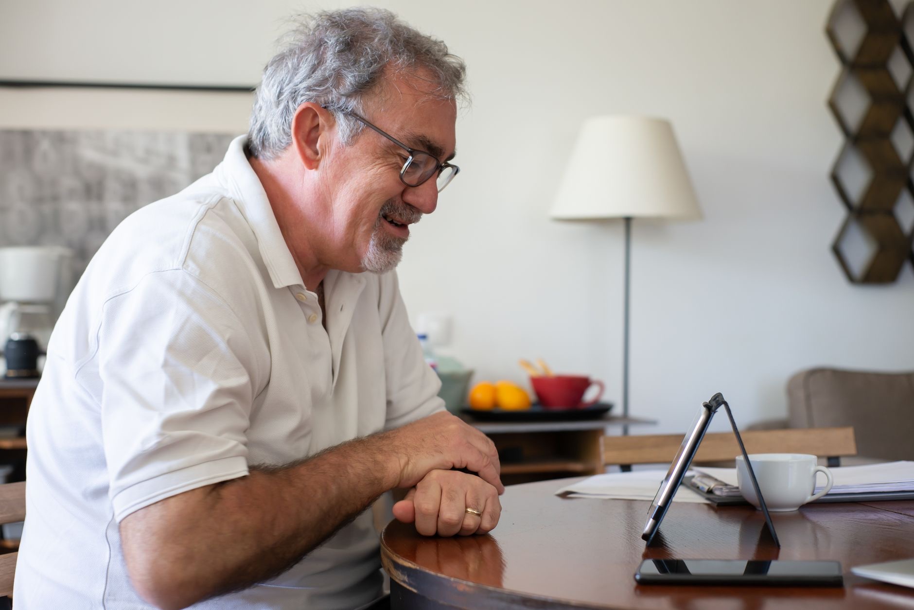 How to Set Up an iPad for Grandparents They Will Actually Use