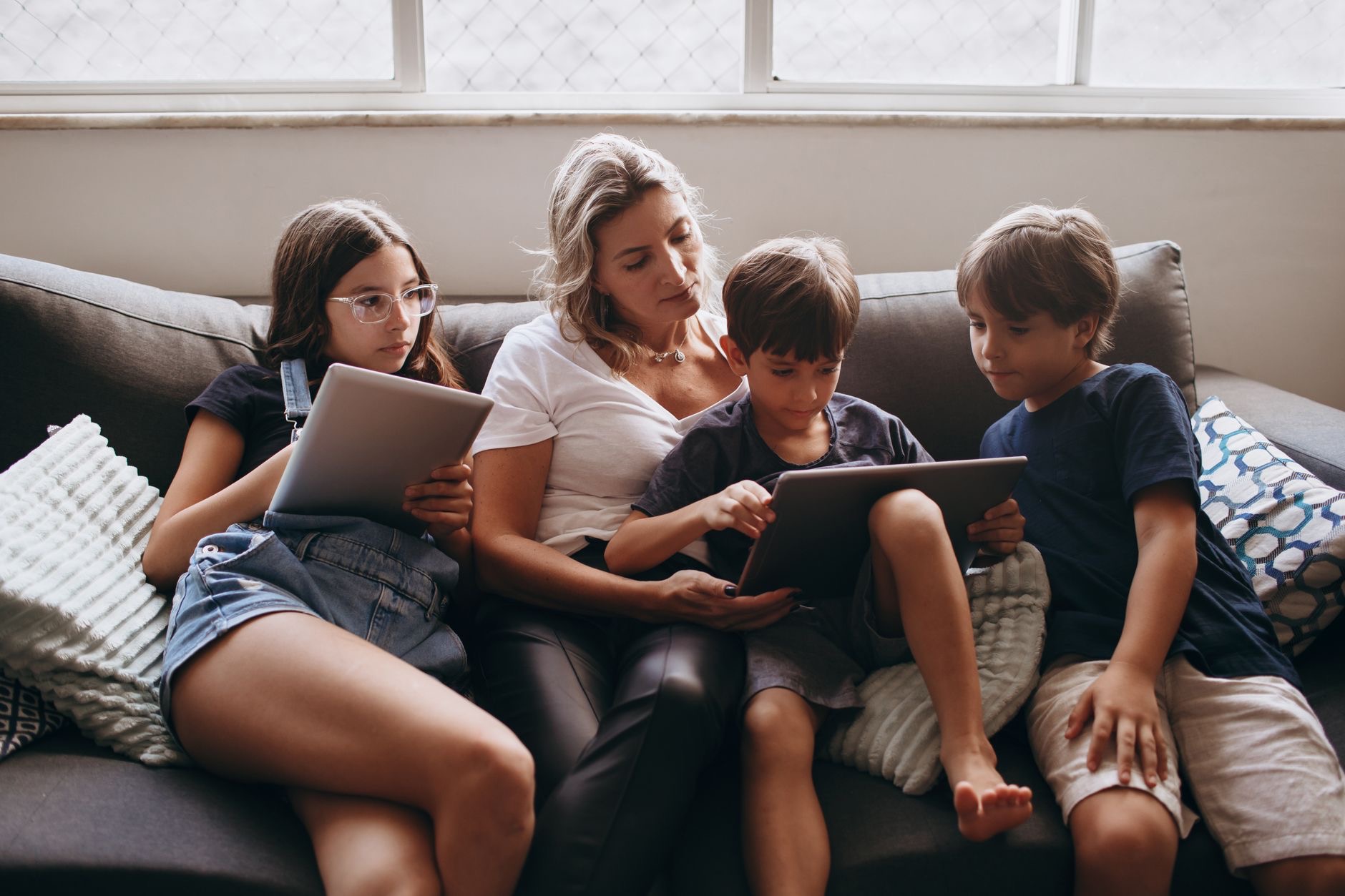 How to Share an iPad With Your Family Without the Fights