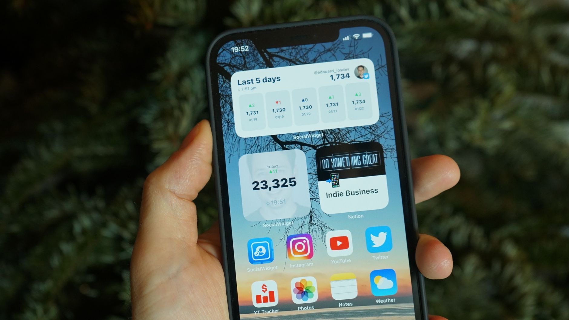 How to Use Widgets on iPhone to See What Matters at a Glance