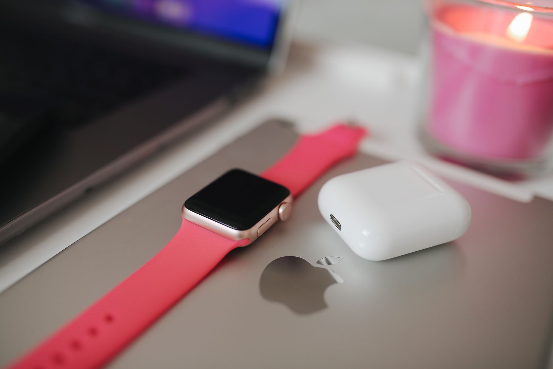 6 Things Every Apple Watch Owner Should Own