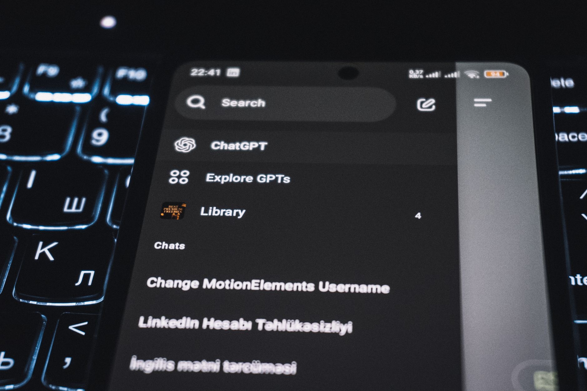 What Is Dark Mode and Should You Use It?