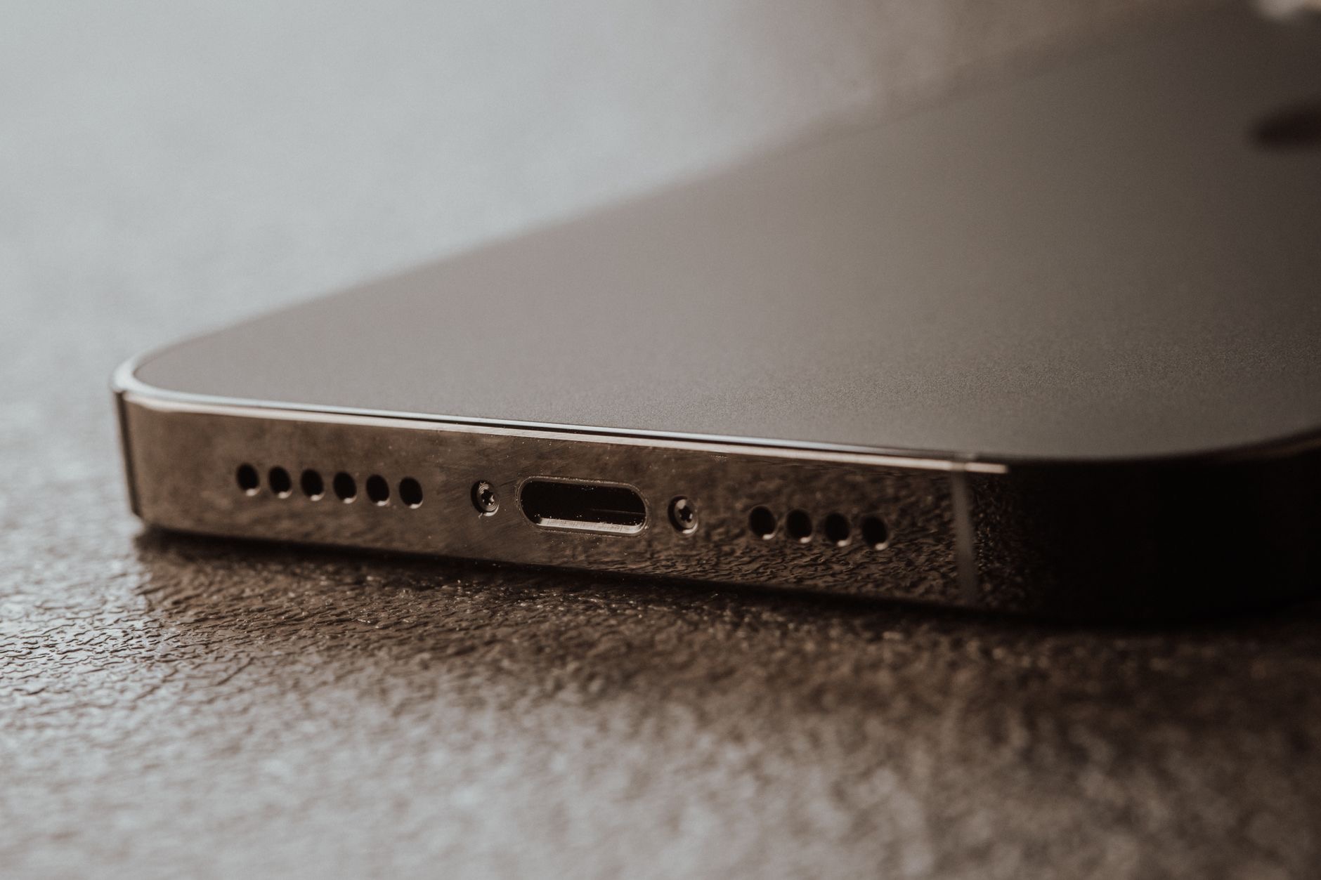 What Is MagSafe? A Simple Guide for iPhone Owners