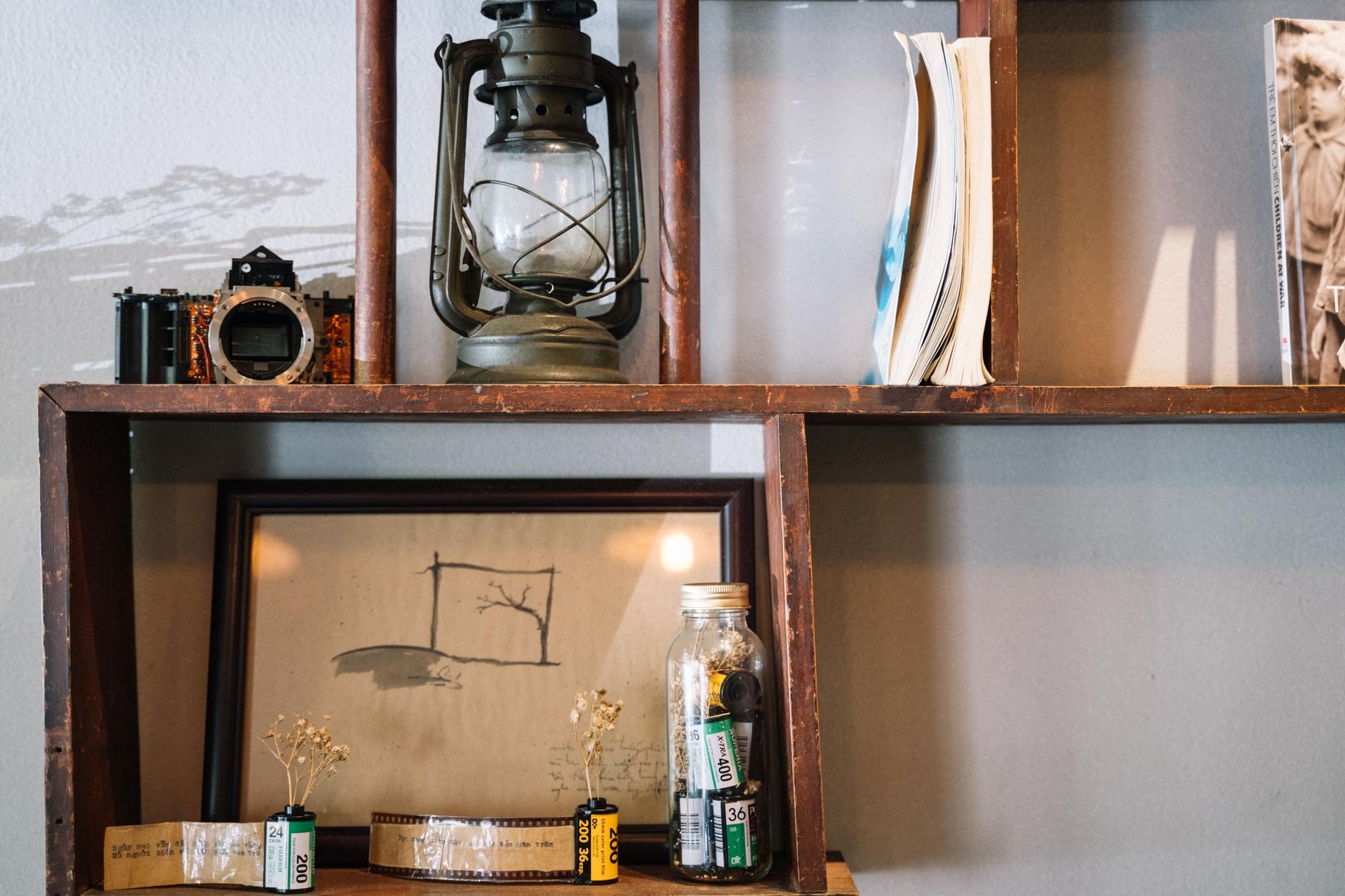 A tablet as a digital photo frame